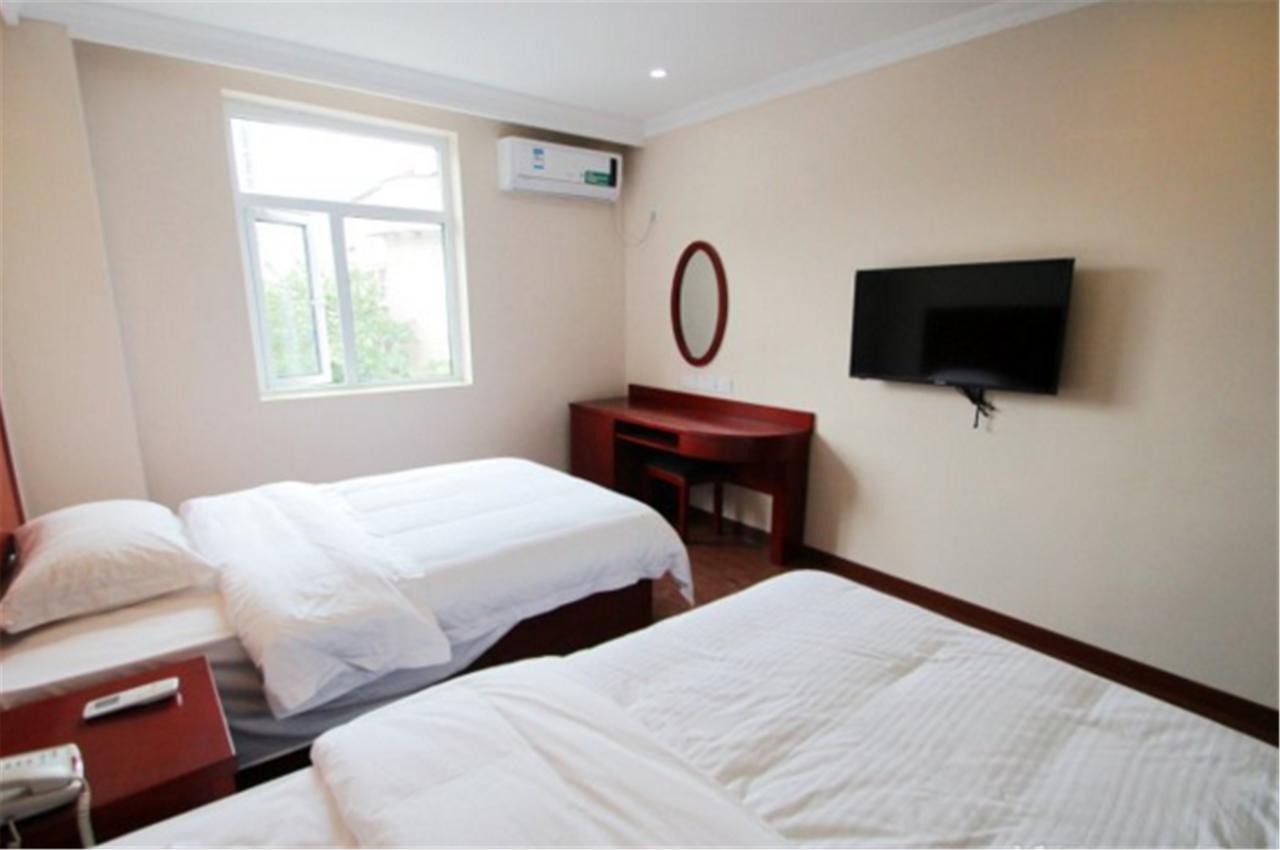 Greentree Inn Shanghai Hongqiao Hub Cao'An Road Huajiang Branch Road Express Hotel Jiading Exterior foto