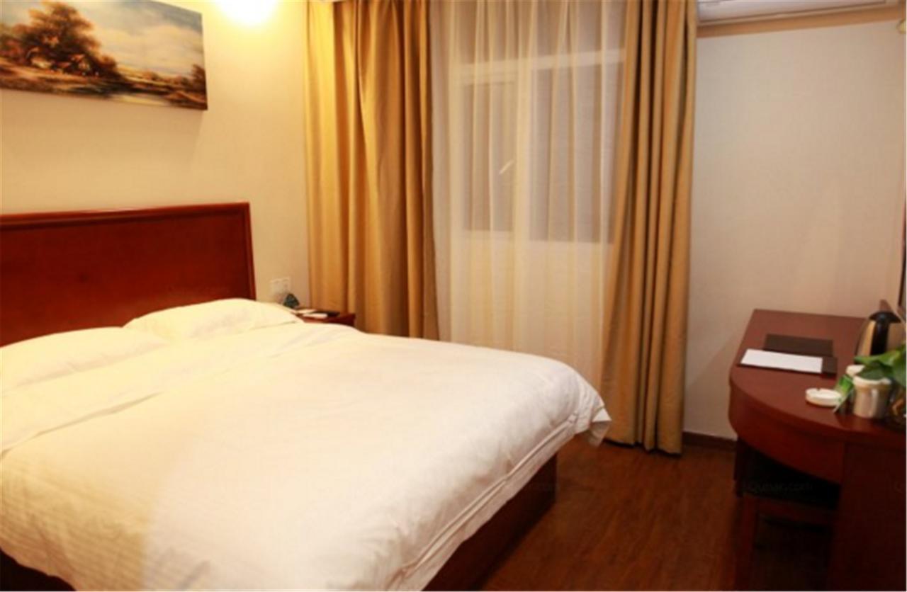 Greentree Inn Shanghai Hongqiao Hub Cao'An Road Huajiang Branch Road Express Hotel Jiading Exterior foto